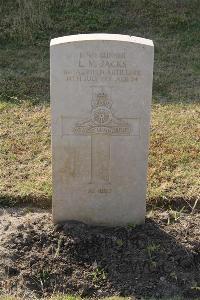 Ismailia War Memorial Cemetery - Jacks, Leonard Martin